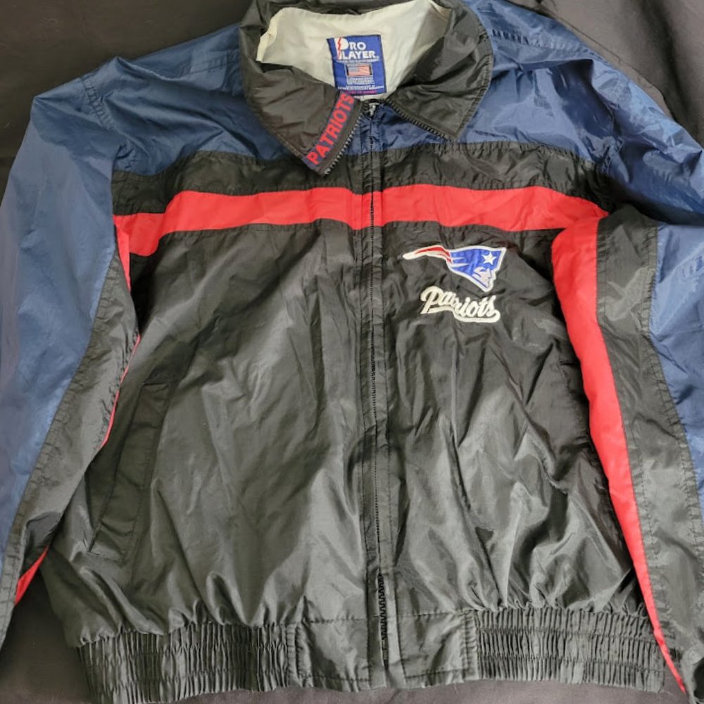 Vintage New England Patriots Pro Player Jacket Coat Windbreaker Size Large RARE